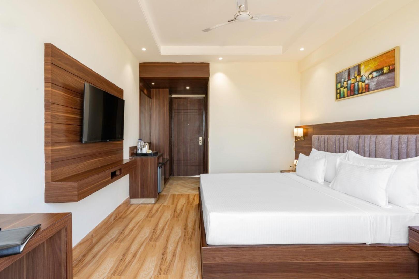 Clarks Inn Suites Agra Near Tajmahal Zewnętrze zdjęcie