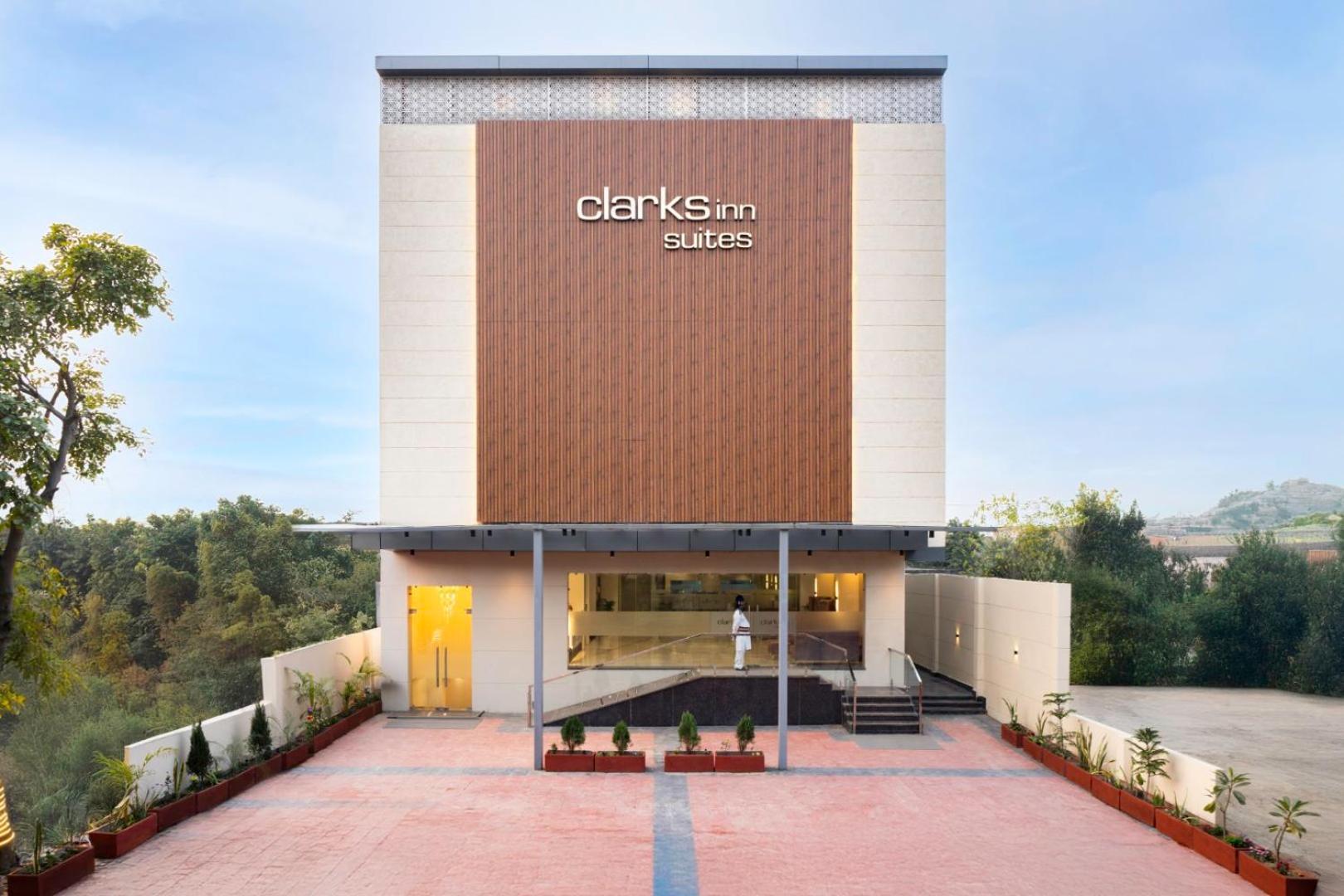 Clarks Inn Suites Agra Near Tajmahal Zewnętrze zdjęcie