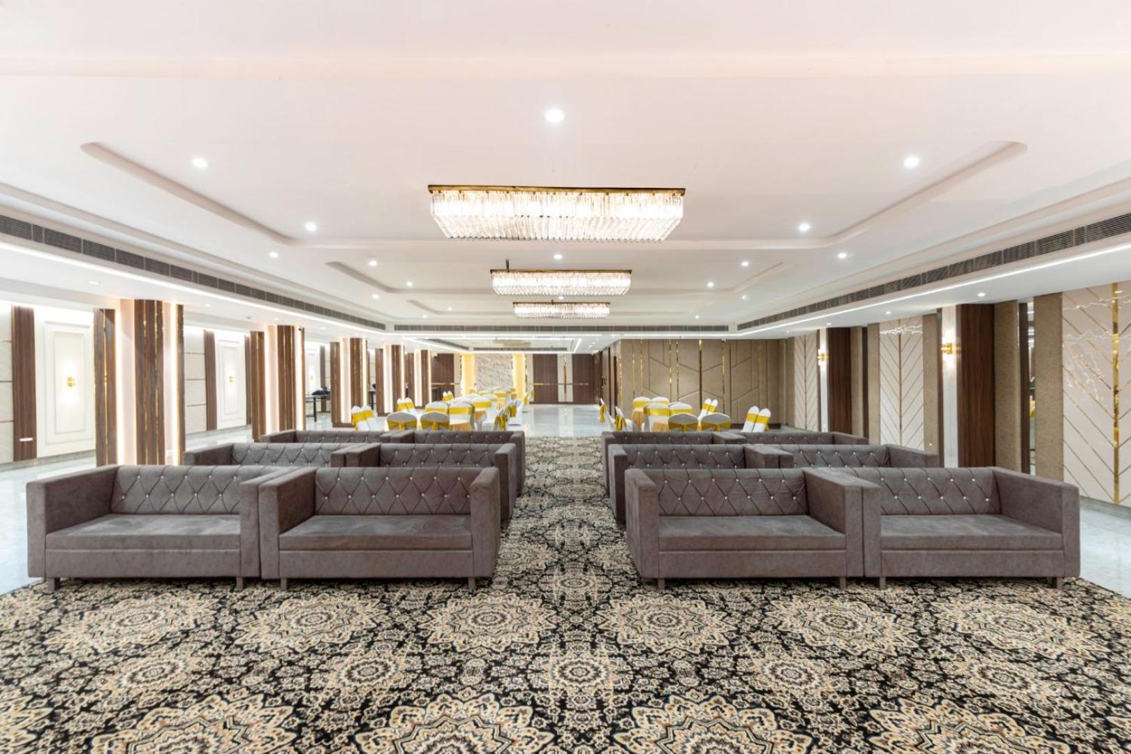 Clarks Inn Suites Agra Near Tajmahal Zewnętrze zdjęcie