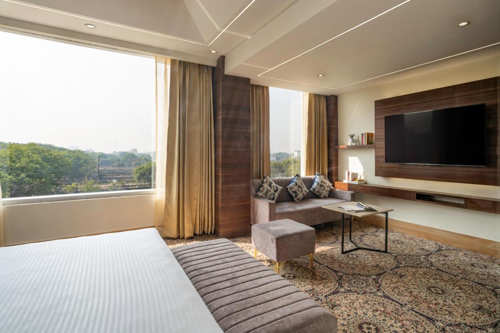 Clarks Inn Suites Agra Near Tajmahal Zewnętrze zdjęcie
