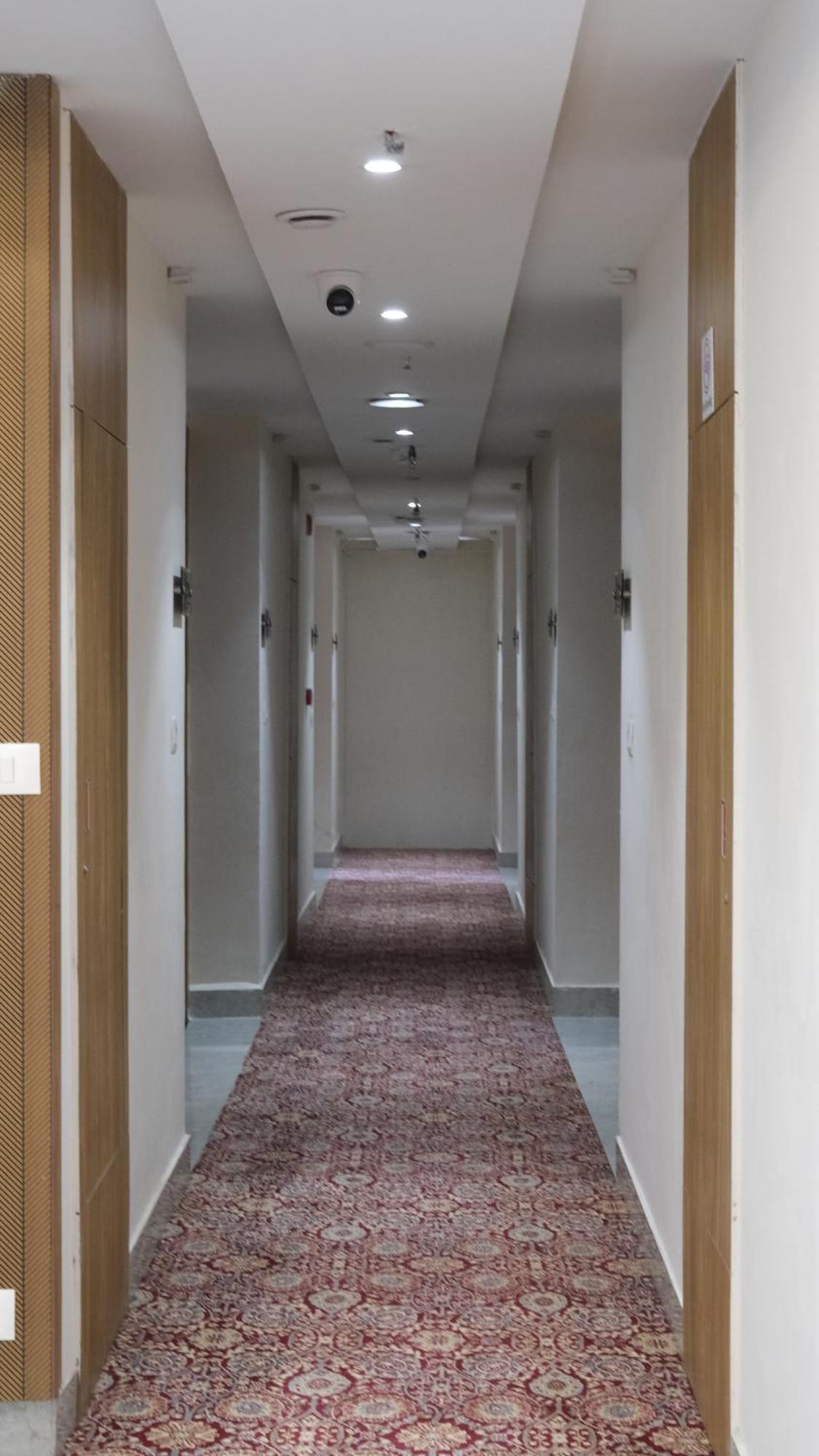 Clarks Inn Suites Agra Near Tajmahal Zewnętrze zdjęcie
